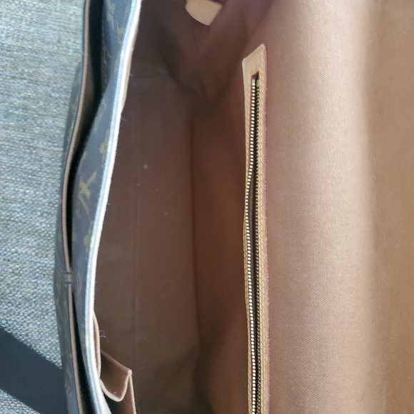 Authentic Louis Vuitton Monogram Messenger Bag - Picture 6 of 14